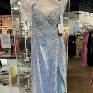 Sherri Hill  Prom Dress Spring 2023 Collection Size 4